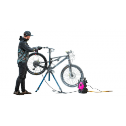 Sistem de curăţare cu presiune Muc-Off Pressure Washer + Kit